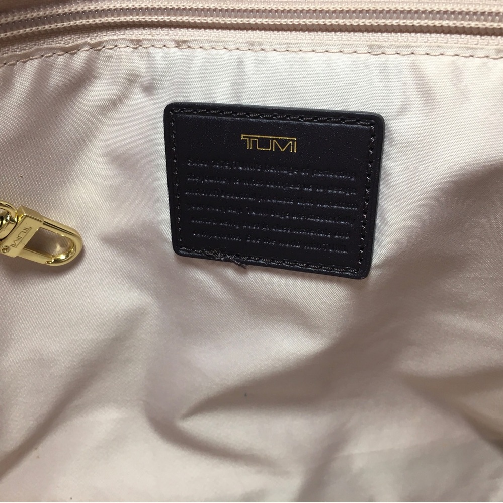 Tumi BlackBerry Purple Voyageur Everyday Travel Large Tote Bag Purse Handbag. - Picture 12 of 12